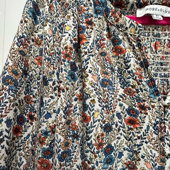 Rose & Olive Multicolor Floral Top - Picture 2 of 9